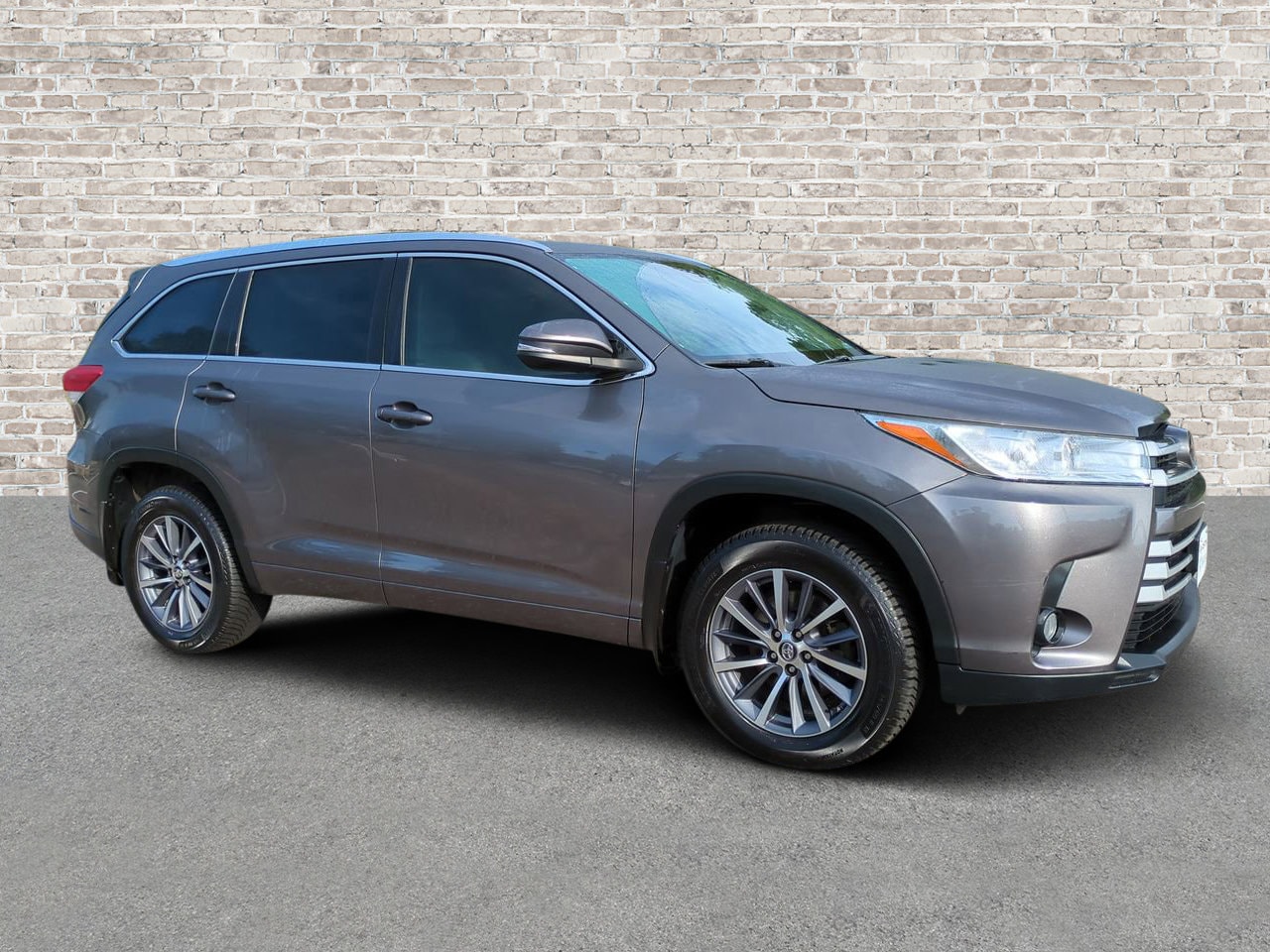 2017 Toyota Highlander XLE's photo