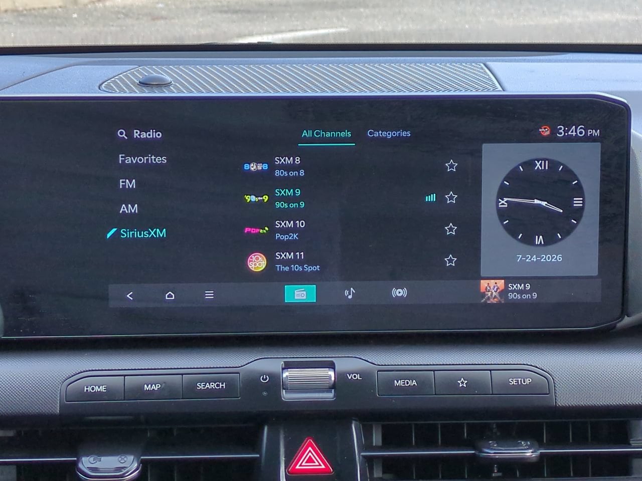 2025 Kia K4 LXS - Photo 17
