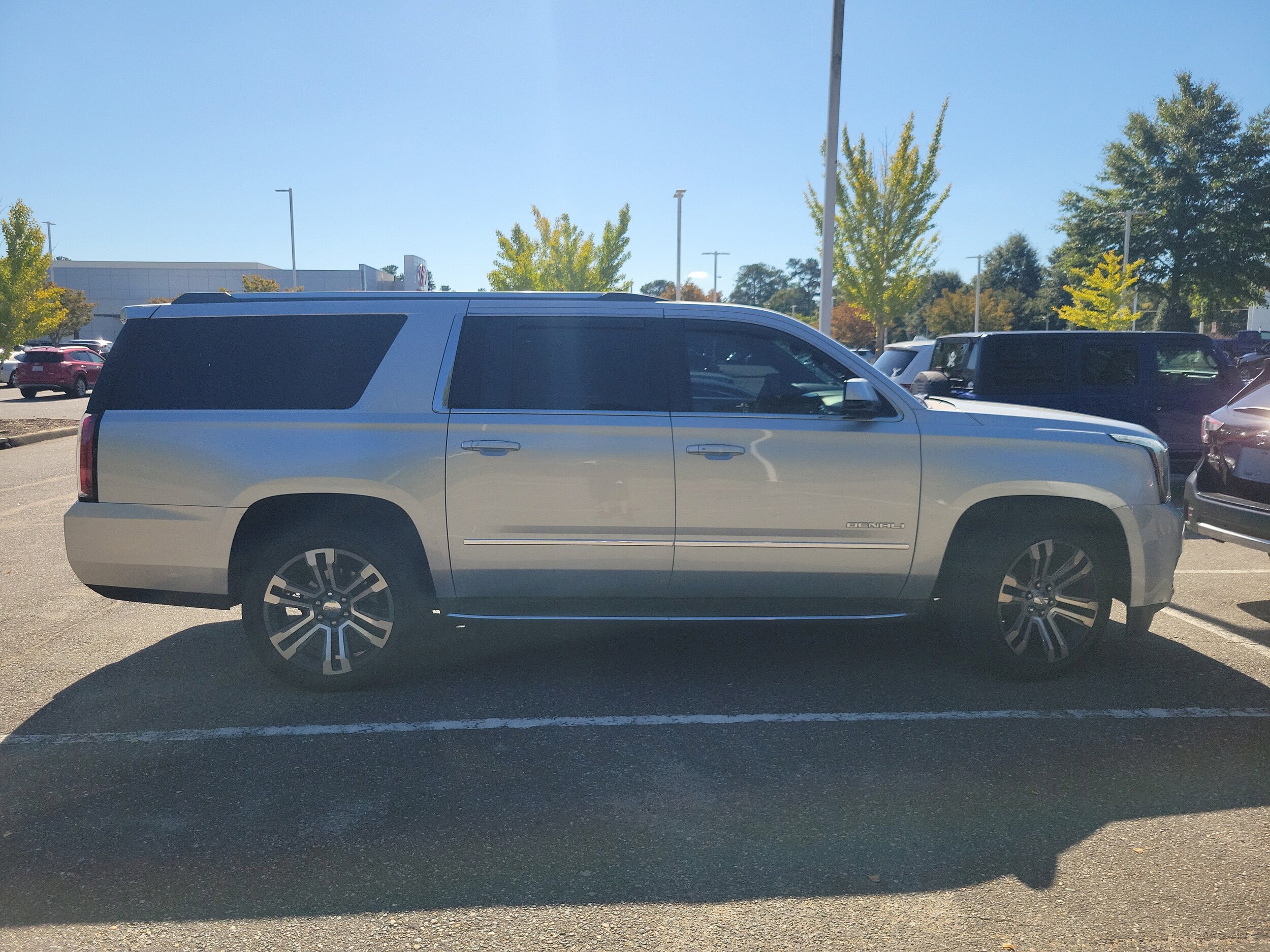 2017 Gmc Yukon XL Denali photo 2