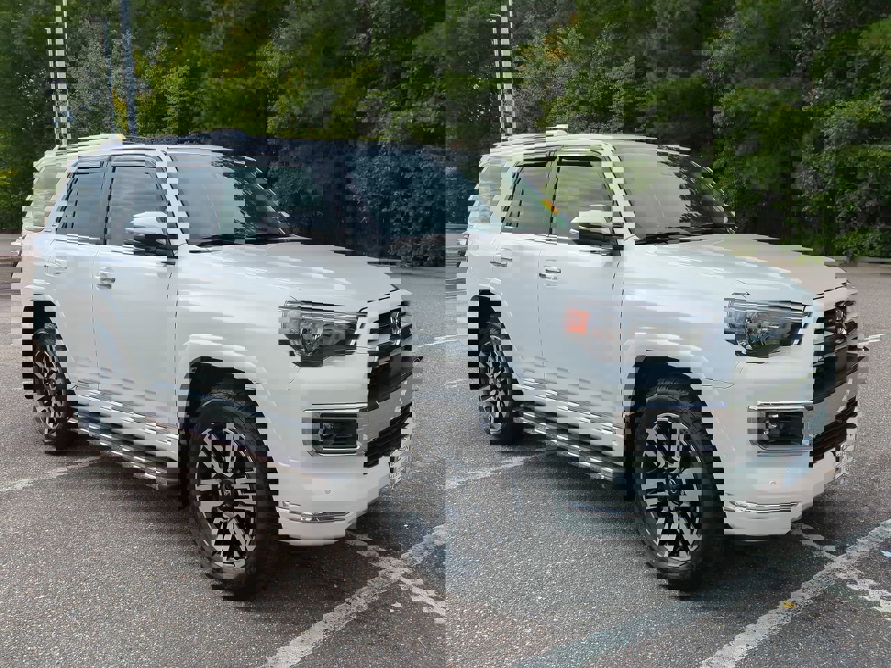 2022 Toyota 4Runner Limited photo 2