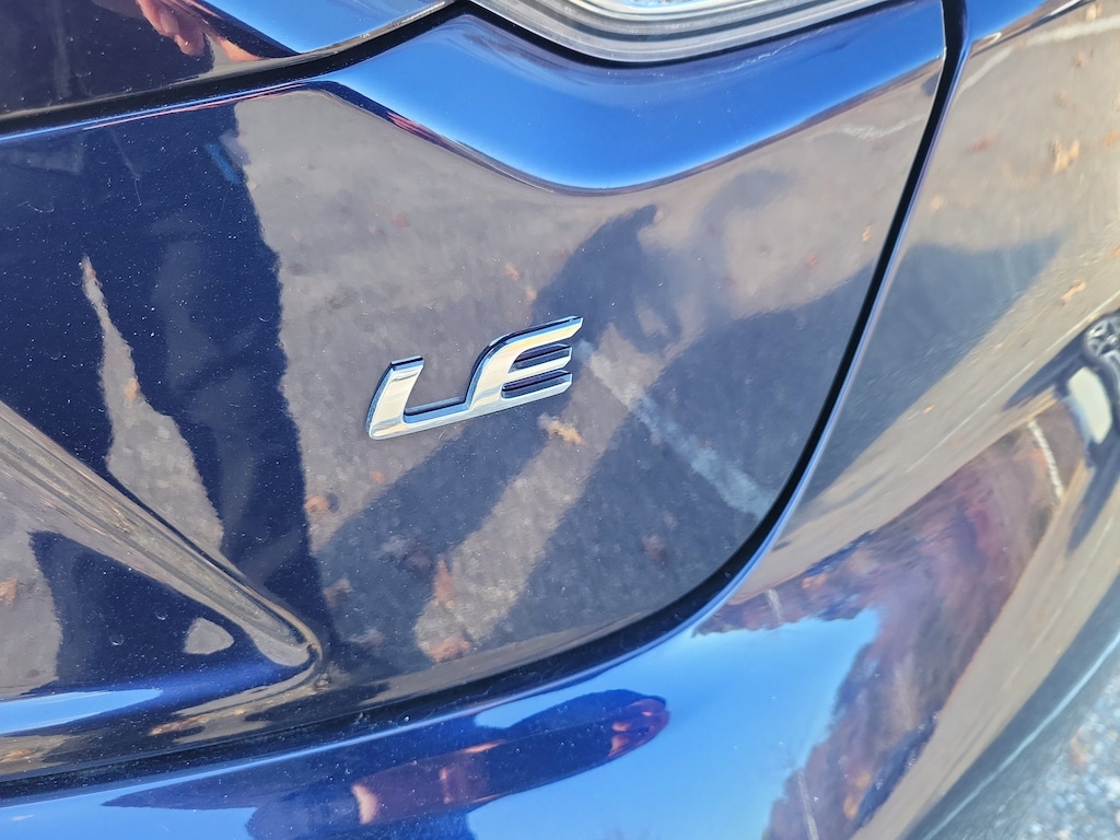 2024 Toyota Corolla LE photo 3