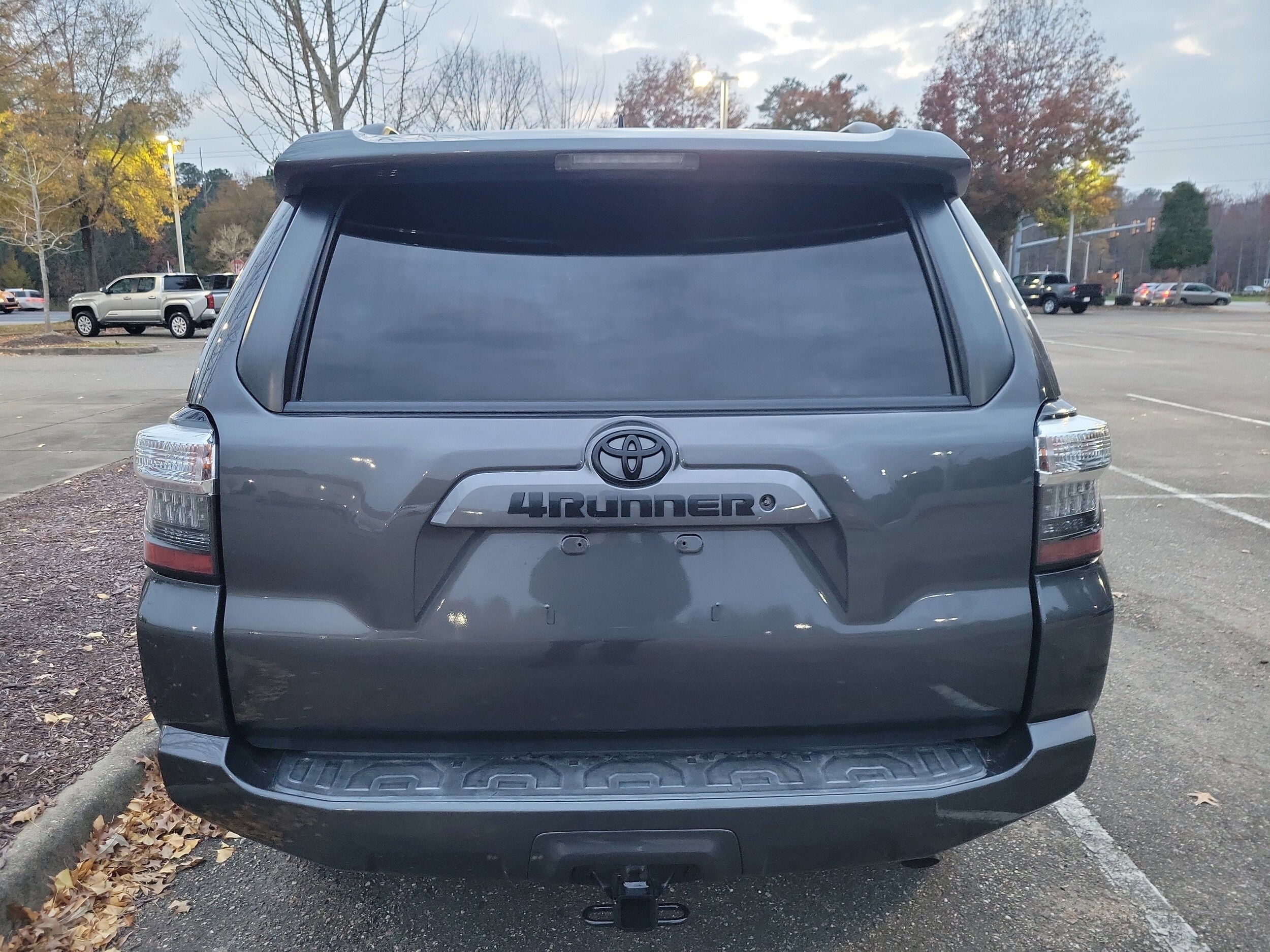 2019 Toyota 4Runner SR5 photo 3