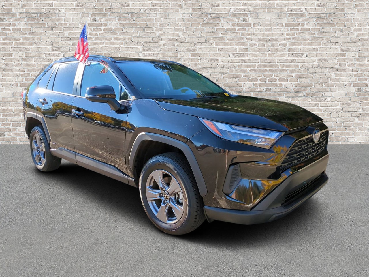 2024 Toyota RAV4 XLE's photo