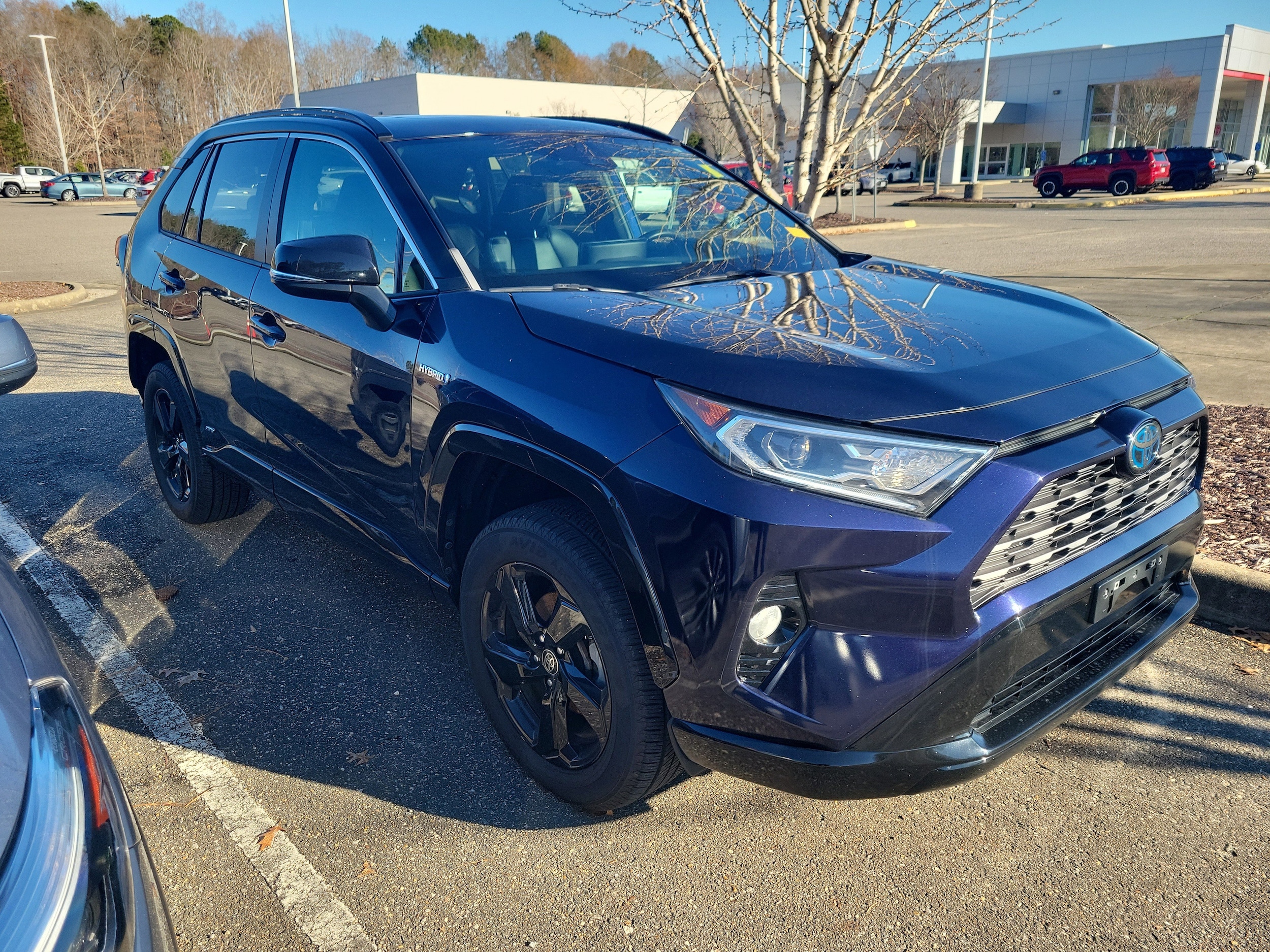 2021 Toyota RAV4 XSE's photo