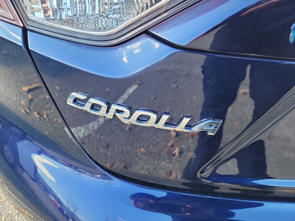 2024 Toyota Corolla LE photo 2