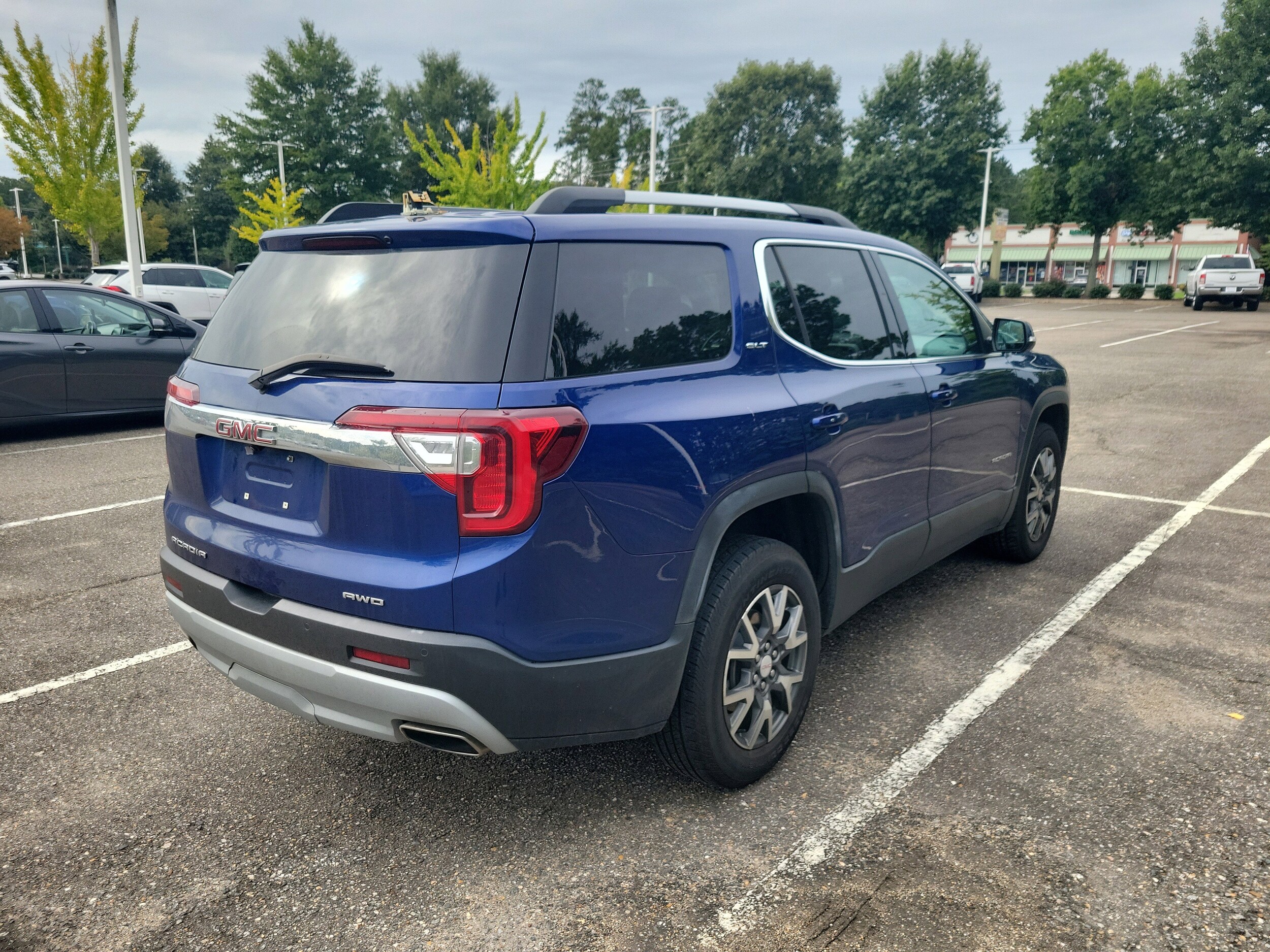 2023 Gmc Acadia SLT photo 3