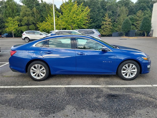 2023 Chevrolet Malibu 1LT photo 2