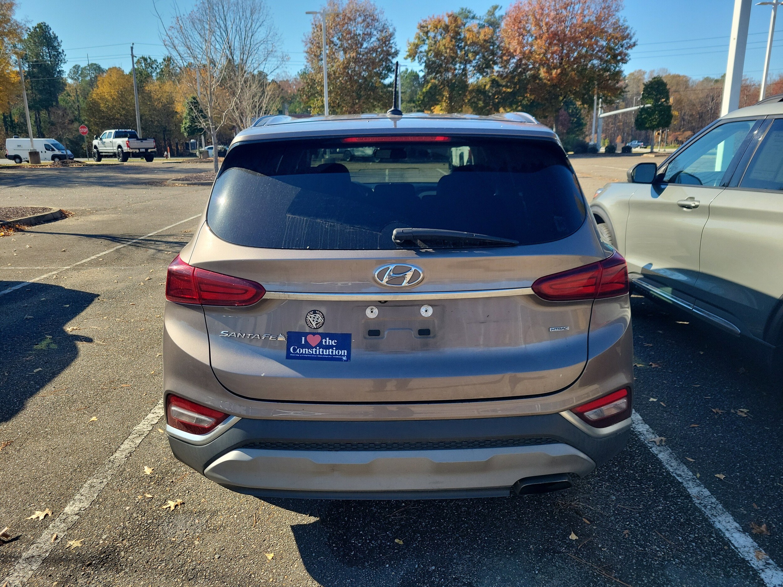 2019 Hyundai Santa Fe SE photo 3