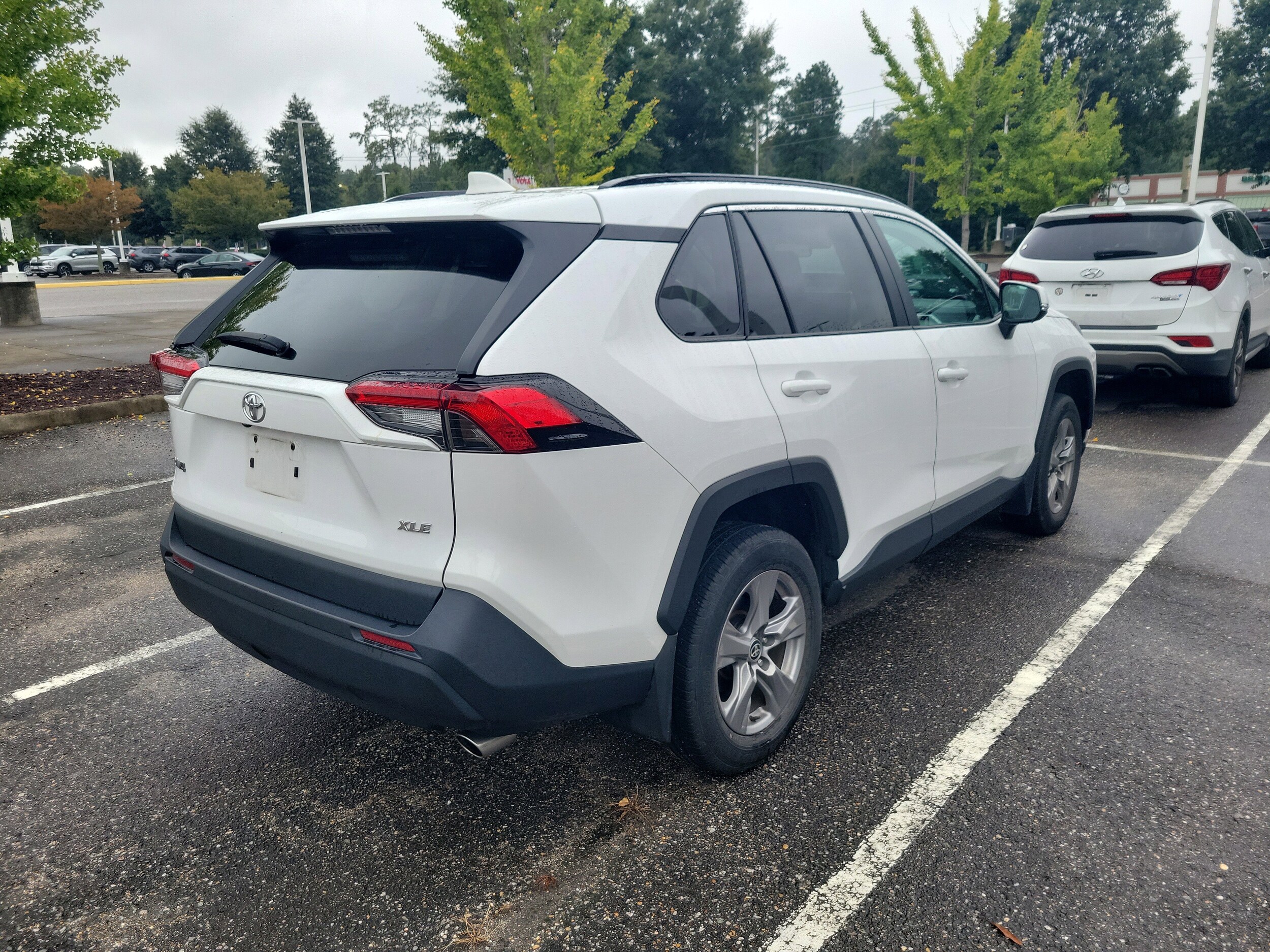 2024 Toyota RAV4 XLE photo 2