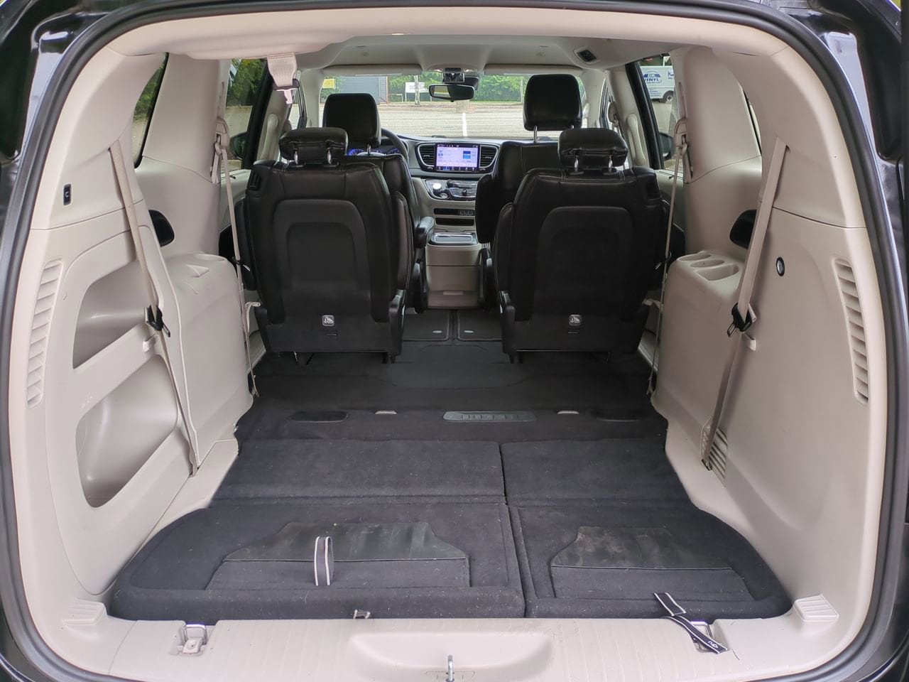 2024 Chrysler Pacifica Touring L - Photo 13