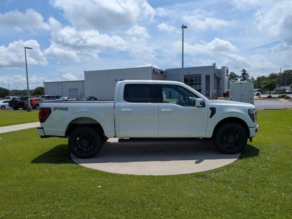 New 2025 Ford F-150 Lariat Truck