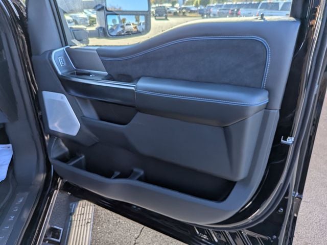 2026 Ford F-250 Super Duty Platinum - Photo 36
