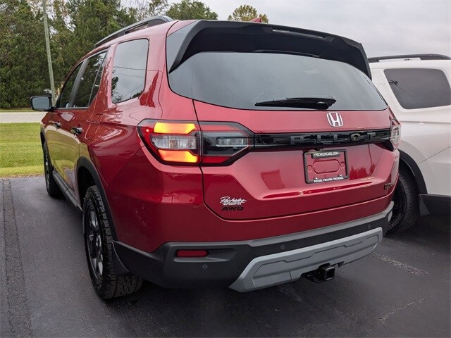 2025 Honda Pilot TrailSport photo 4