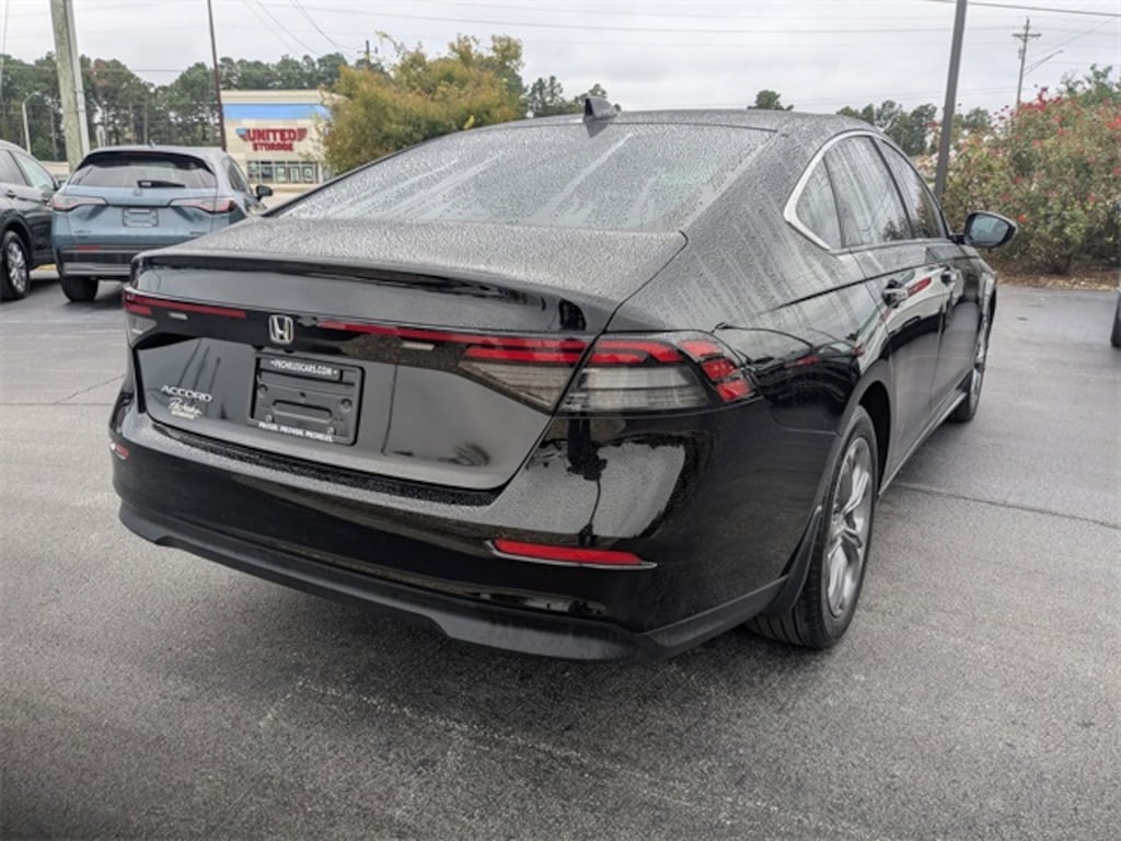 Used 2024 Honda Accord EX Sedan