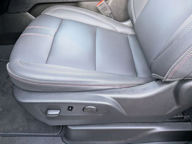 2023 Chevrolet Suburban RST - Photo 12