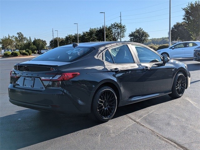 2025 Toyota Camry XSE photo 3