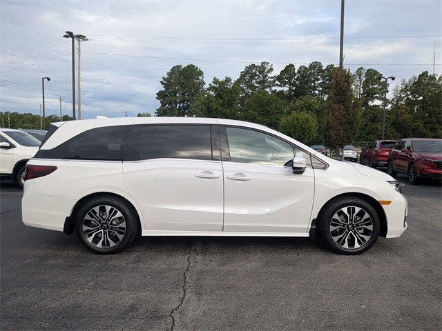 2026 Honda Odyssey Elite photo 2