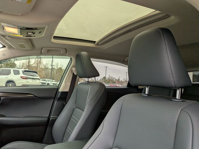 2021 Lexus NX 300 - Photo 14