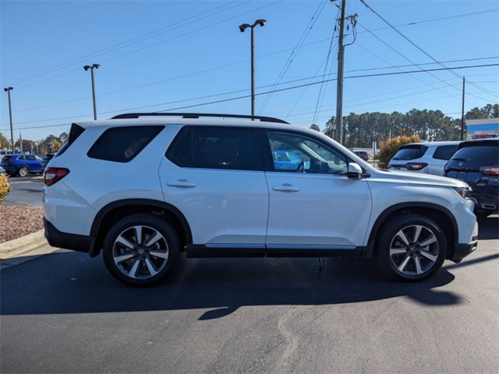New 2024 Honda Pilot Touring For Sale in New Bern NC 5FNYG1H76RB002548