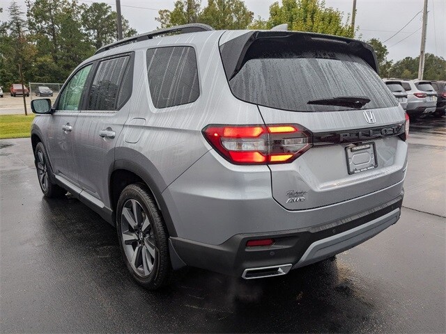2025 Honda Pilot Touring photo 3