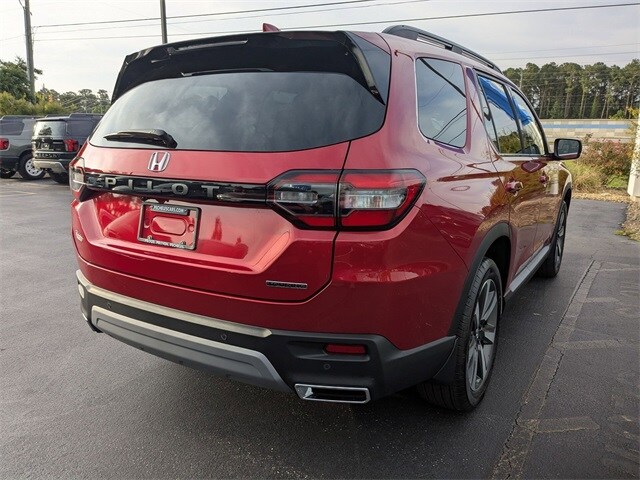 2025 Honda Pilot Touring photo 2