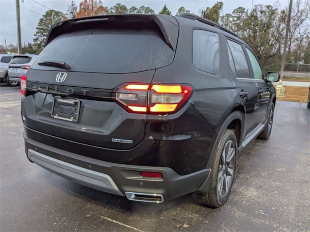 New 2025 Honda Pilot Touring SUV