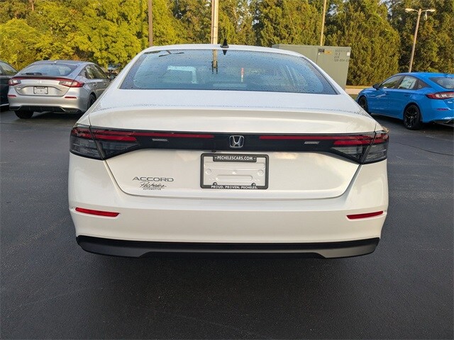 2025 Honda Accord SE photo 3
