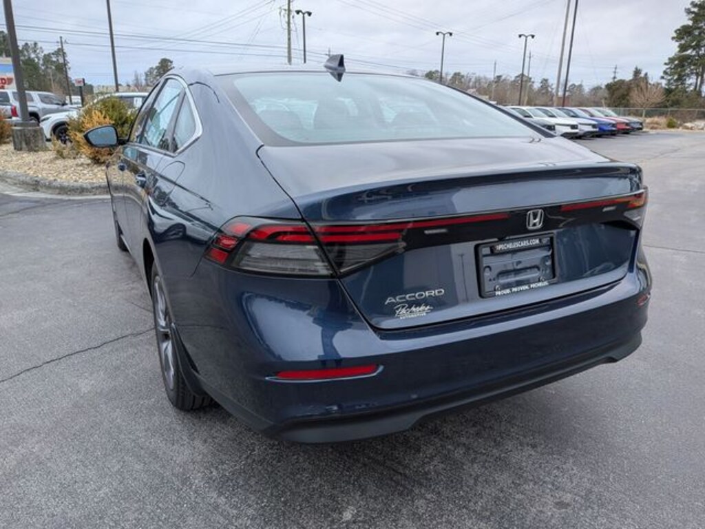 Used 2024 Honda Accord EX Sedan