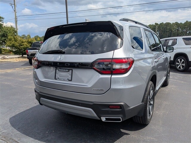 2025 Honda Pilot Touring photo 3