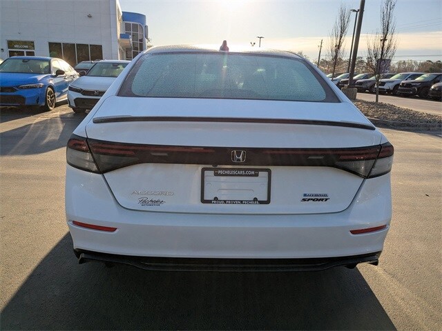 2025 Honda Accord Hybrid Sport-L photo 3