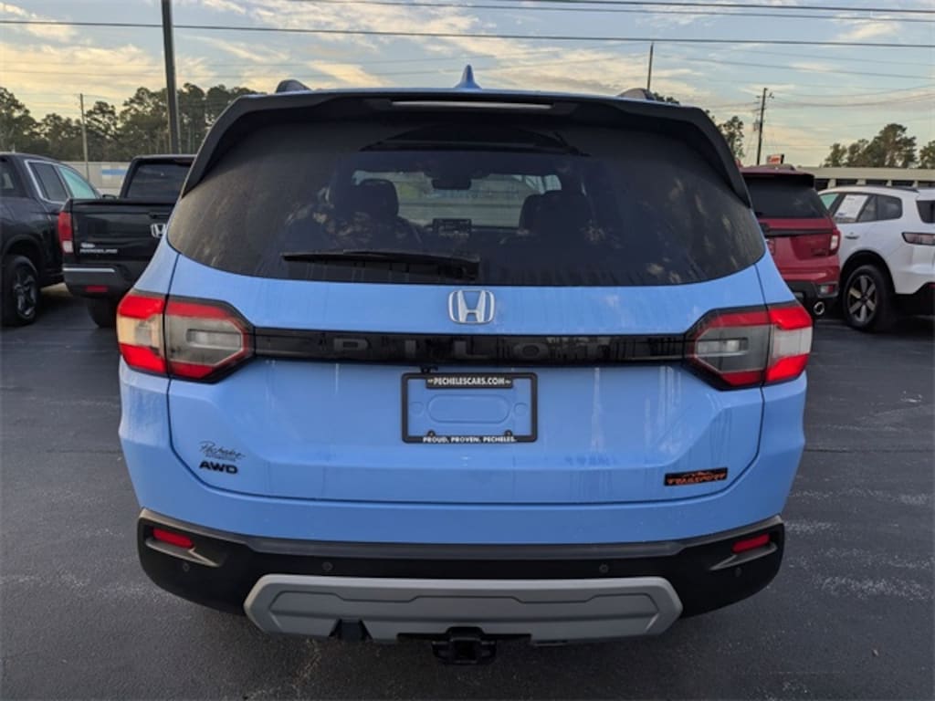 Used 2025 Honda Pilot TrailSport SUV