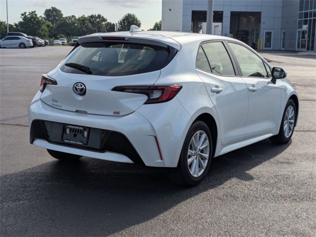 Used 2024 Toyota Corolla Hatchback SE Hatchback