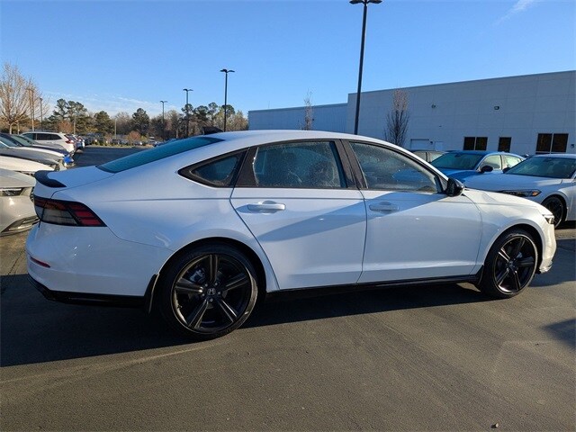2025 Honda Accord Hybrid Sport-L photo 2