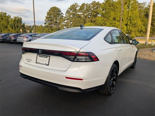 2025 Honda Accord SE photo 2