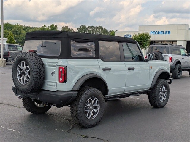 2024 Ford Bronco Badlands photo 3