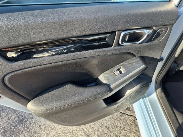 2022 Honda Civic Touring - Photo 30