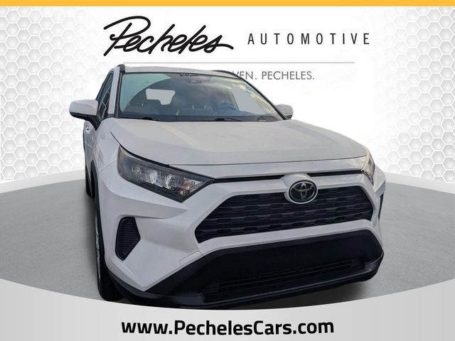 2020 Toyota RAV4 LE