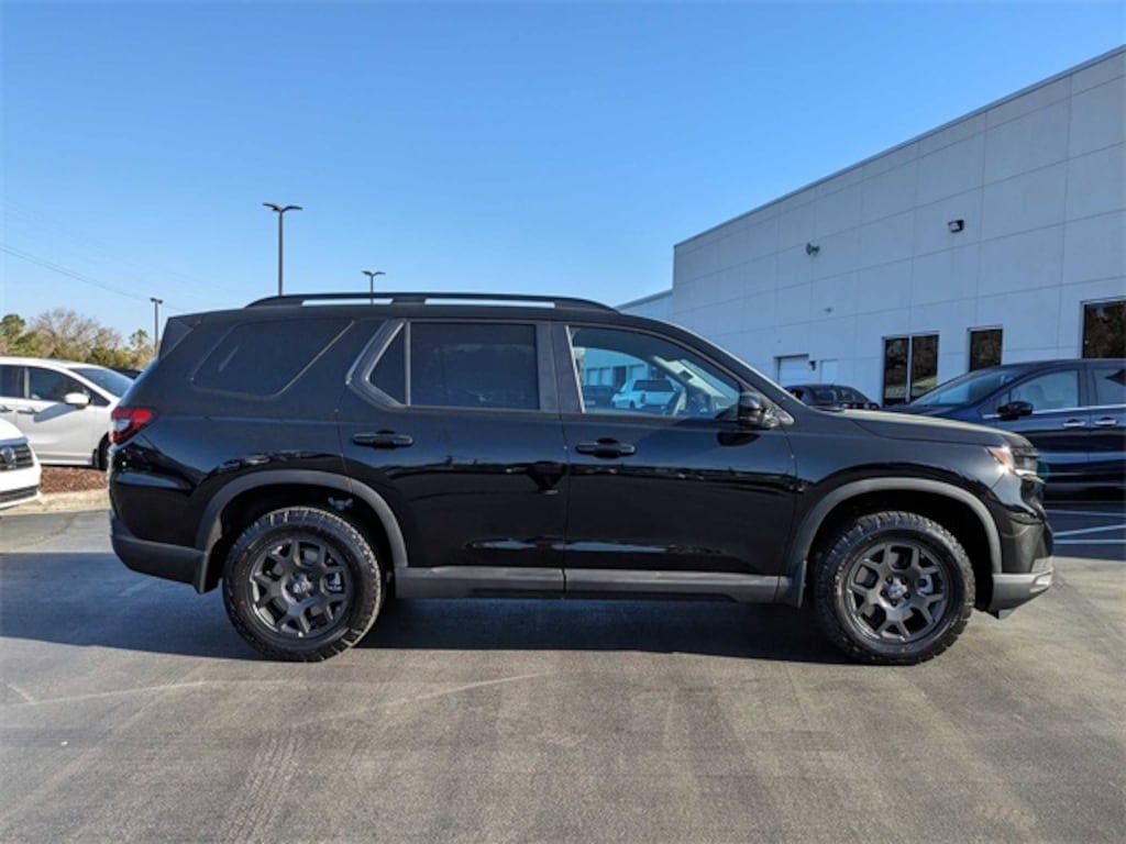 New 2025 Honda Pilot TrailSport For Sale in New Bern NC 5FNYG1H66SB002062