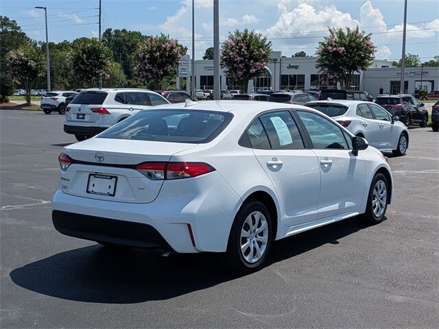 2024 Toyota Corolla LE photo 2
