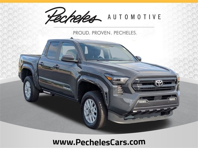 2024 Toyota Tacoma SR5's photo