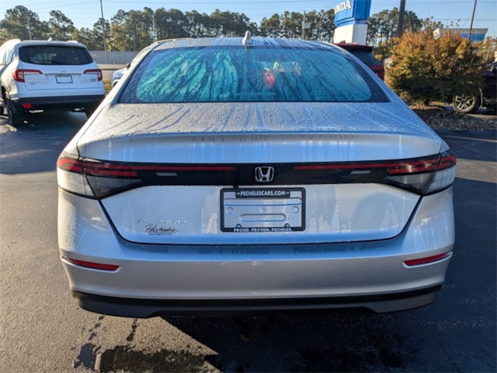New 2025 Honda Accord LX Sedan