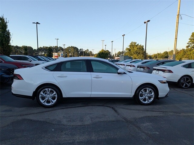 2025 Honda Accord LX photo 2