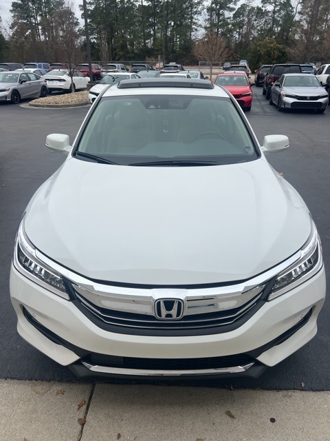 2016 Honda Accord Touring's photo