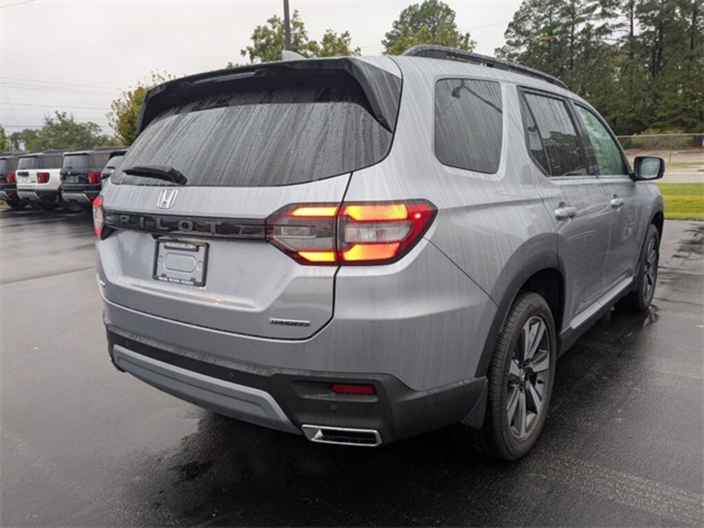 New 2025 Honda Pilot Touring SUV