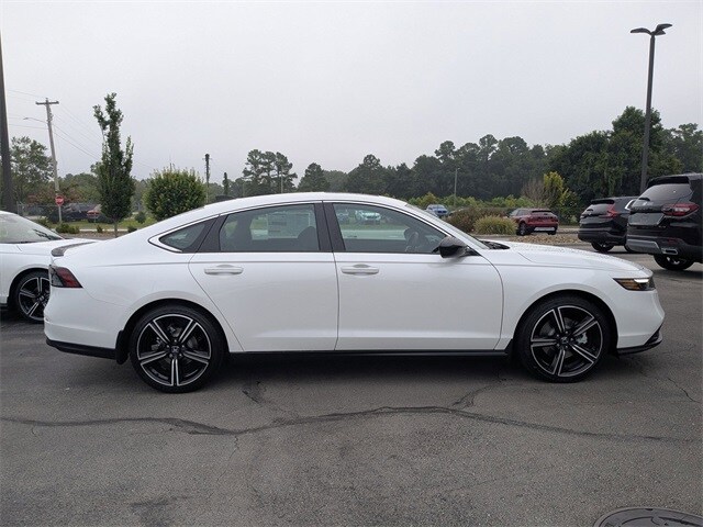 2025 Honda Accord Hybrid Sport photo 2