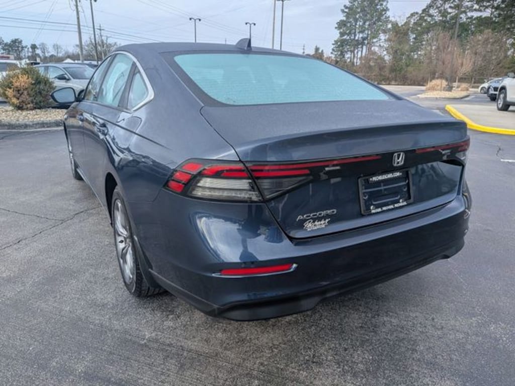 Used 2024 Honda Accord EX Sedan