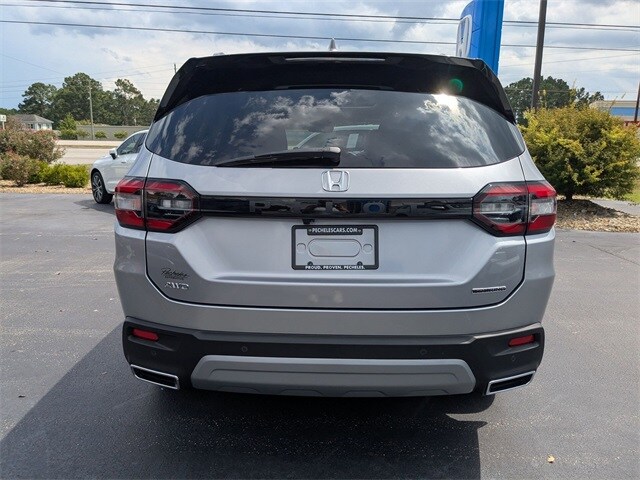 2025 Honda Pilot Touring photo 4