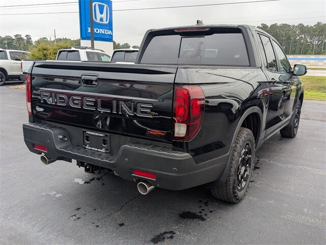 2025 Honda Ridgeline TrailSport photo 2