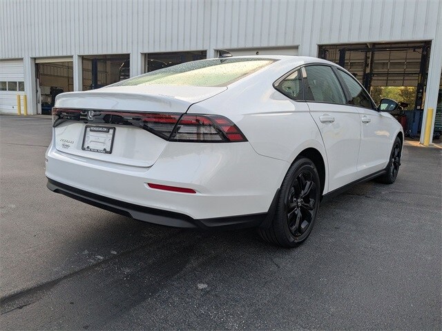 2025 Honda Accord SE photo 3