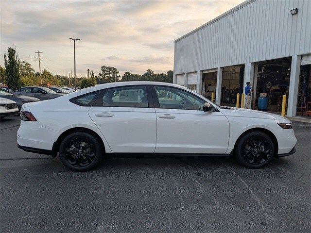 2025 Honda Accord SE photo 2